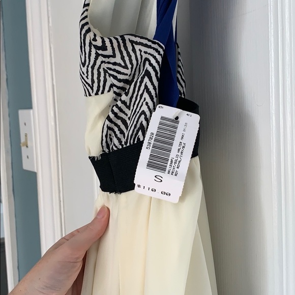 Gorgeous Maxi Dress - Picture 2 of 3